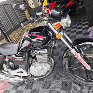 SUZUKI GSR 150